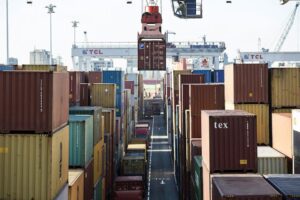 Lee más sobre el artículo UE prepara concesiones para negociar aranceles con Trump