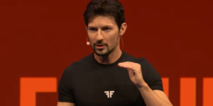 Durov: “Si entregamos la privacidad con la IA, todo borrador e idea será analizado”